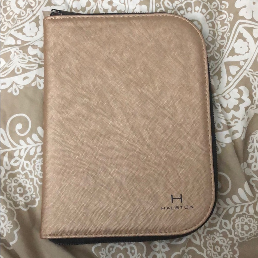 Halston Jewelry Case/Holder